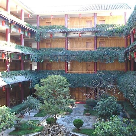 Golden Spring Hotel Lijiang Лиджанг Екстериор снимка
