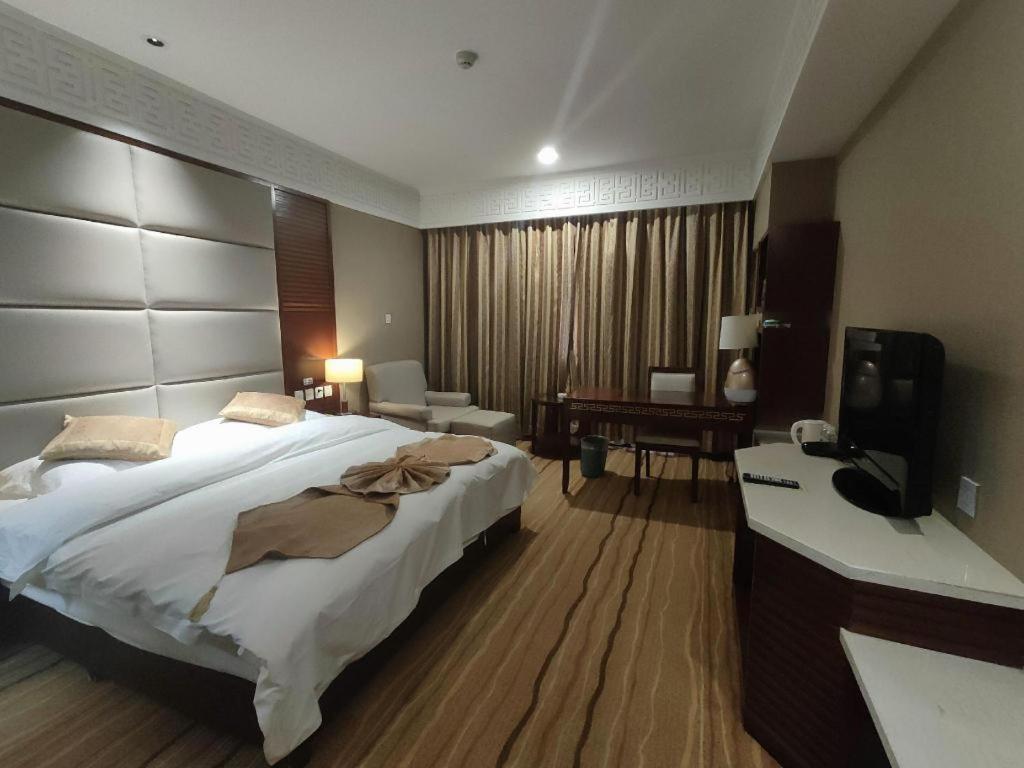Golden Spring Hotel Lijiang Лиджанг Екстериор снимка