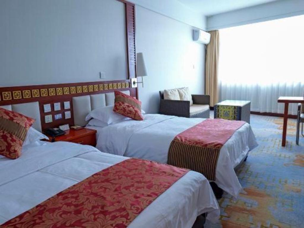 Golden Spring Hotel Lijiang Лиджанг Екстериор снимка