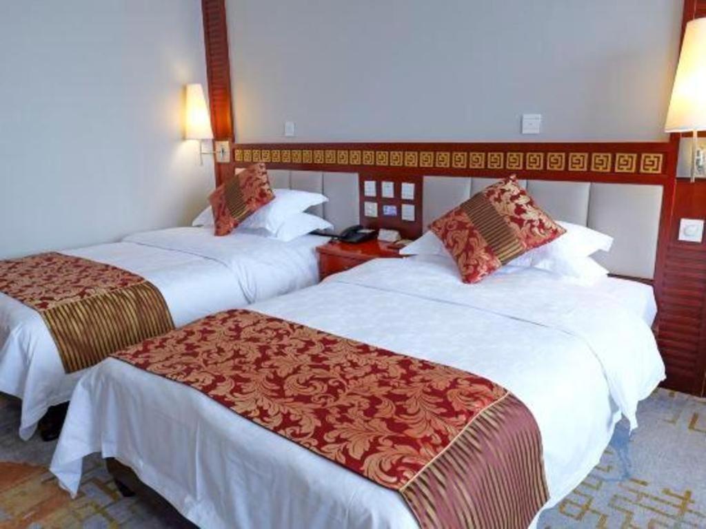 Golden Spring Hotel Lijiang Лиджанг Екстериор снимка