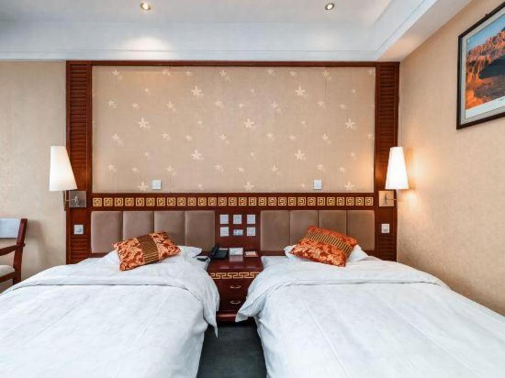 Golden Spring Hotel Lijiang Лиджанг Екстериор снимка