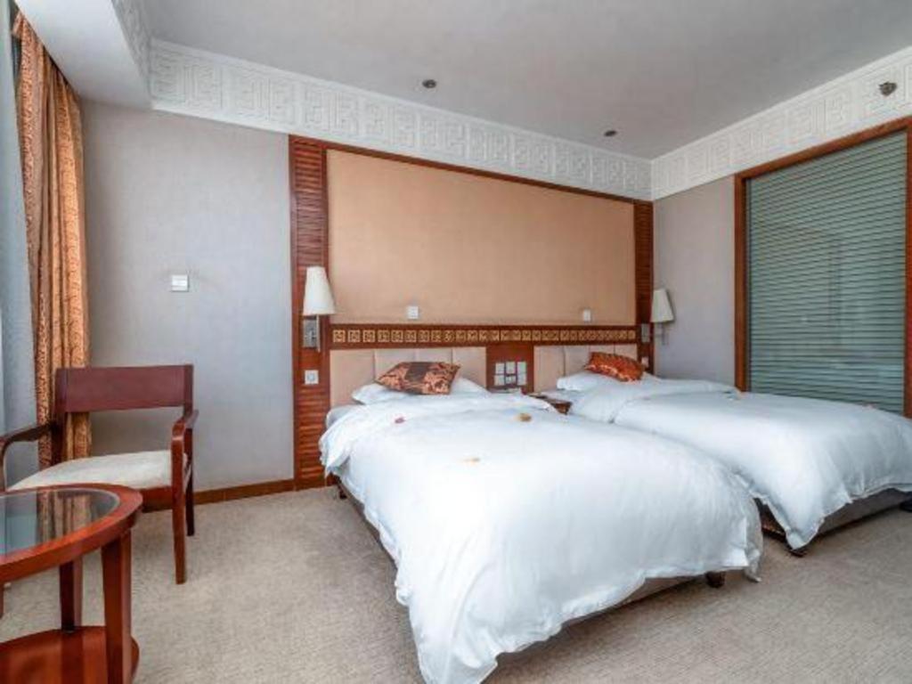 Golden Spring Hotel Lijiang Лиджанг Екстериор снимка