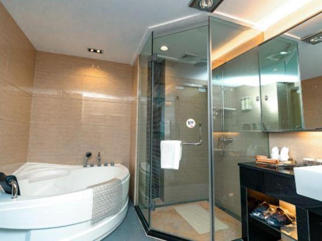 Golden Spring Hotel Lijiang Лиджанг Екстериор снимка