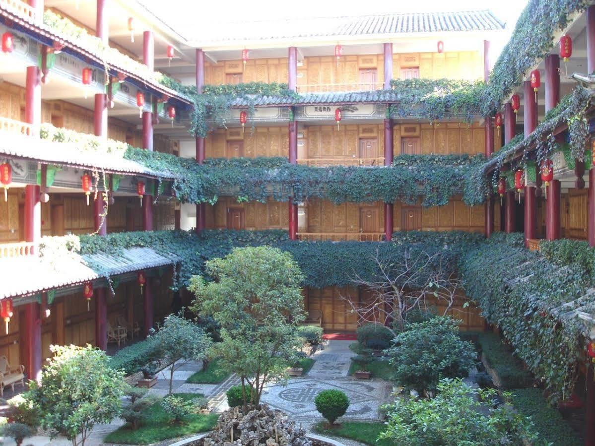 Golden Spring Hotel Lijiang Лиджанг Екстериор снимка